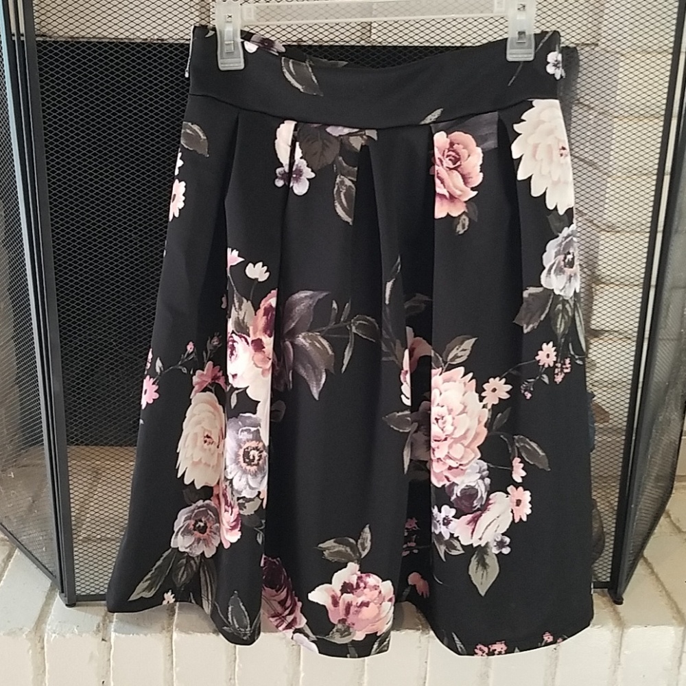 Gorgeous flowery skirt